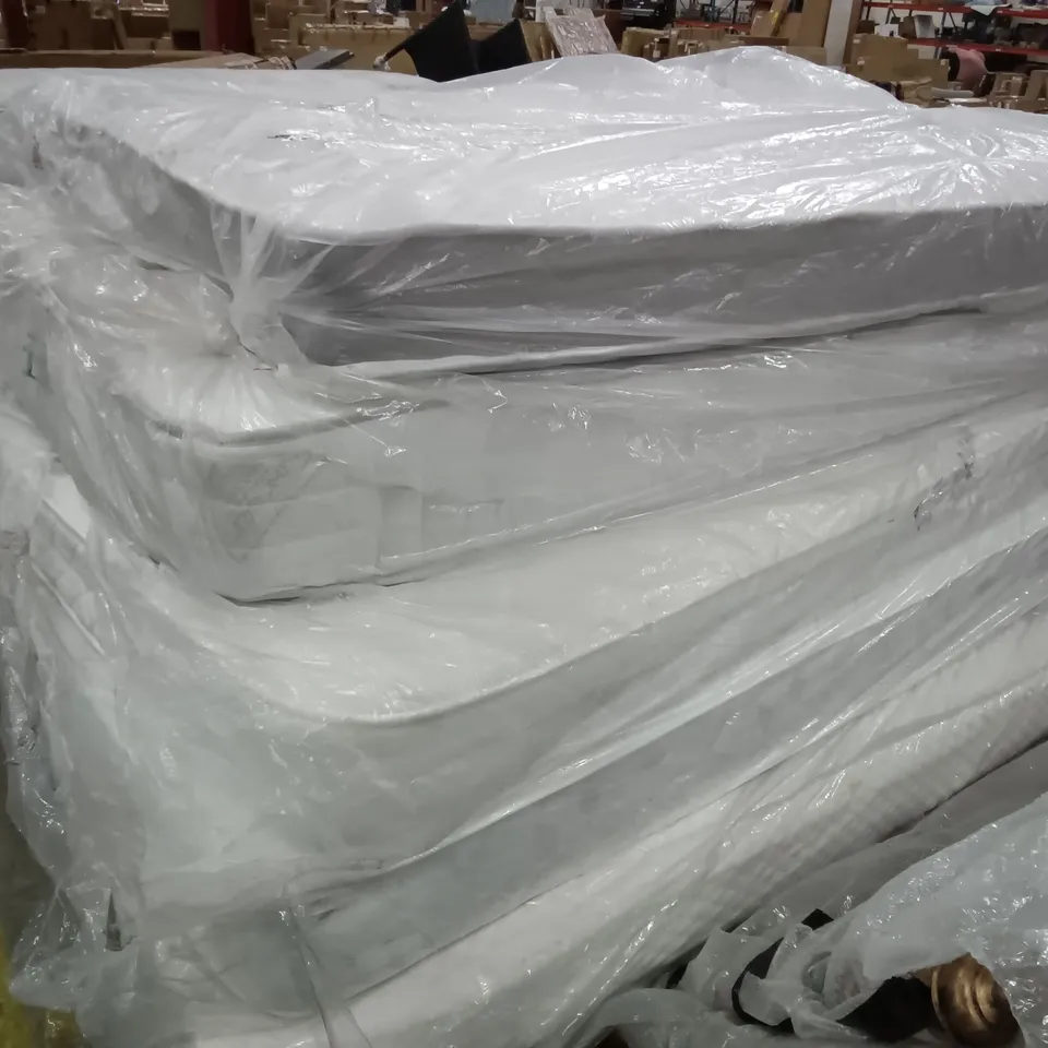 LOT OF 6 ASSORTED MATTRESSES IN VARIOUS SIZES 