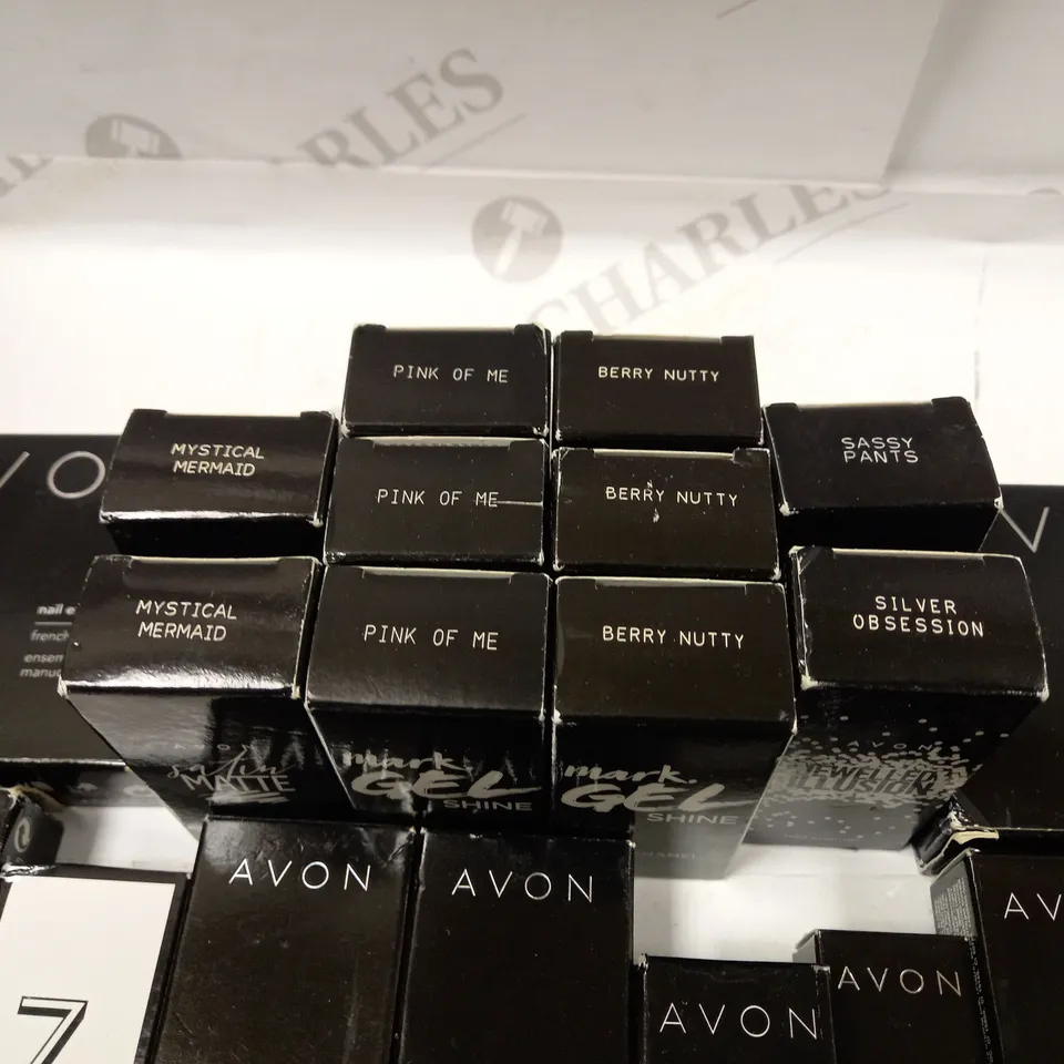 BOXED AVON NAIL POLISH COLLECTION APPROX. 10 ITEMS 