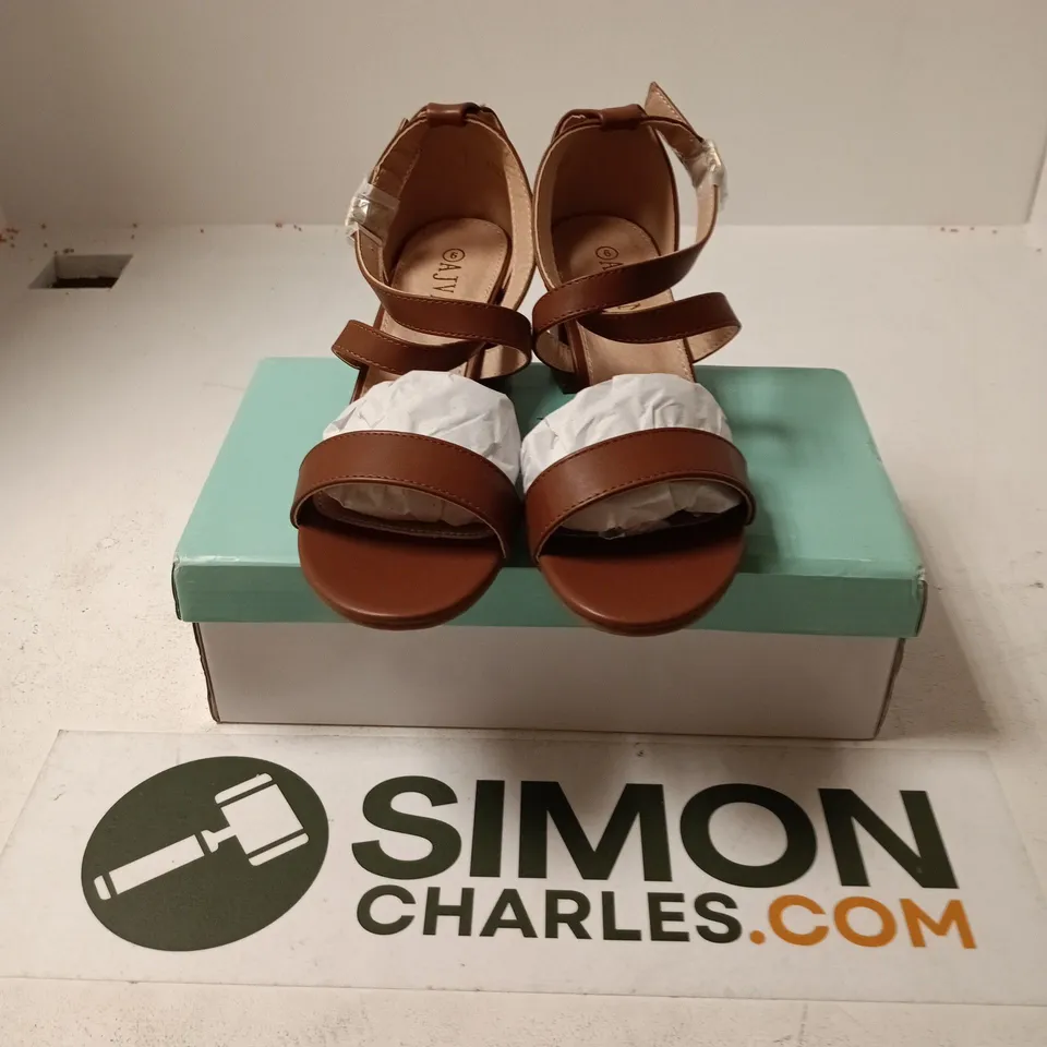BOXED PAIR OF AJVANI COLLECTION HALLIE 110 HEELS IN TAN - SIZE 6