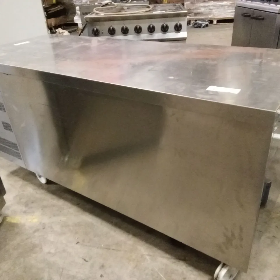 HOSHIZAKI 3-SECTION COMMERCIAL REFRIGERATED PREP FRIDGE COUNTER UNIT, SCR-180-CHRC-222-C1