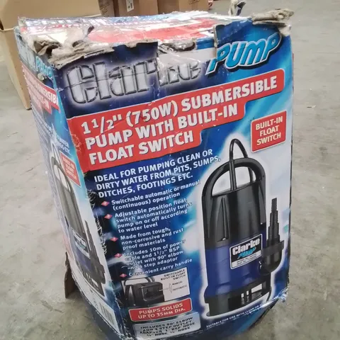 BOXED CLARKE PSV5A 1½" 750W 217LPM 8M HEAD WATER PUMP WITH INTEGRATED FLOAT SWITCH (230V)