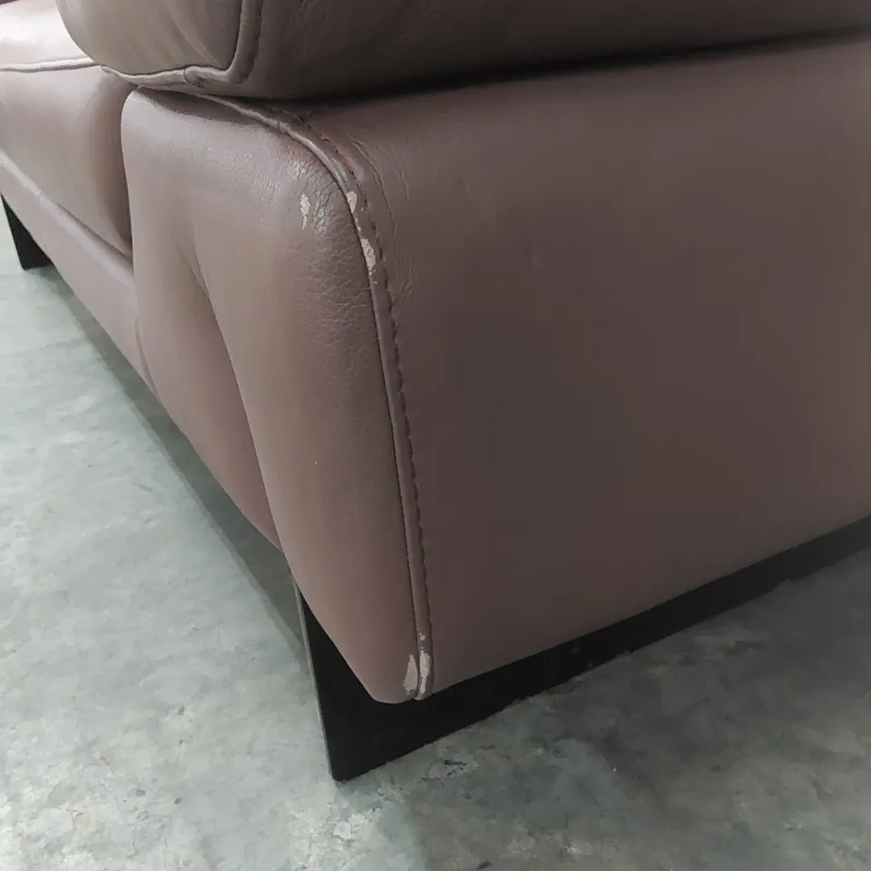 QUALITY DESIGNER ITALIAN MADE 2 SEATER LEATHER SOFA WITH ADJUSTABLE HEAD & ARMRESTS