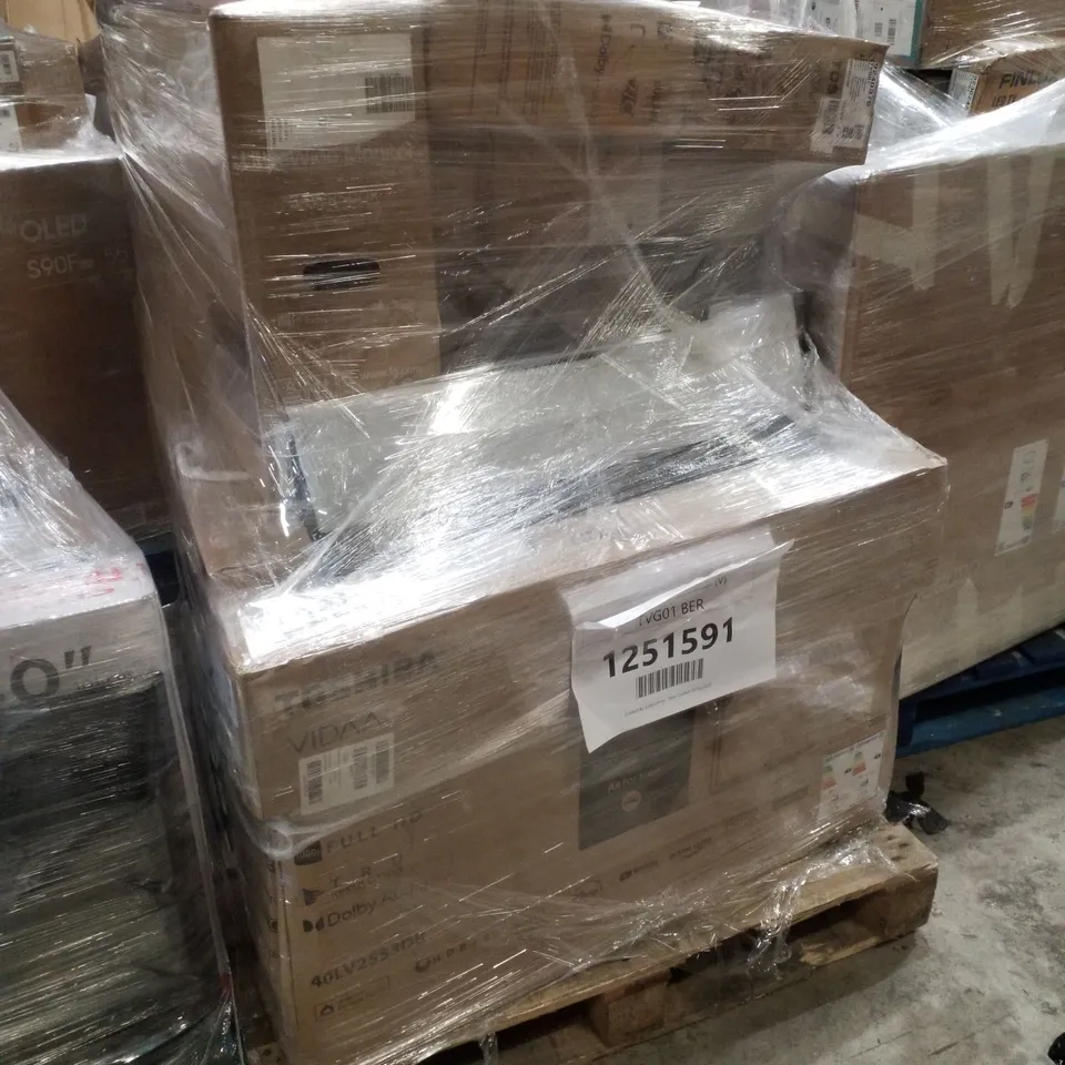 PALLET CONTAINING APPROXIMATELY 14 ASSORTED DAMAGED TVS