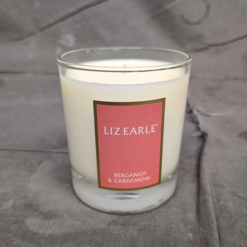 LIZ EARLE BERGAMOT & CARDAMOM SCENTED CANDLE – CLEAR GLASS JAR