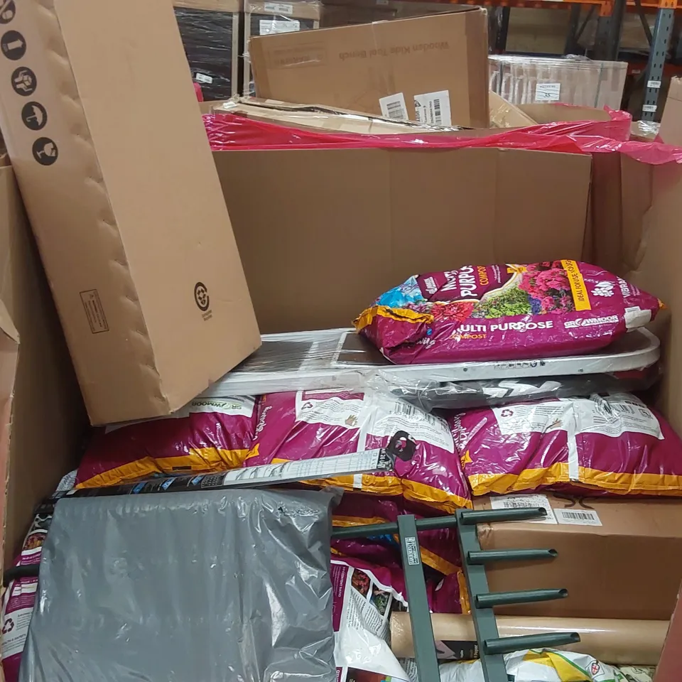 PALLET OF ASSORTED ITEMS TO INCLUDE: AIR FRYER, MINKY 3-TIER CLOTHES AIRER, STEP LADDER, COMPOST ECT