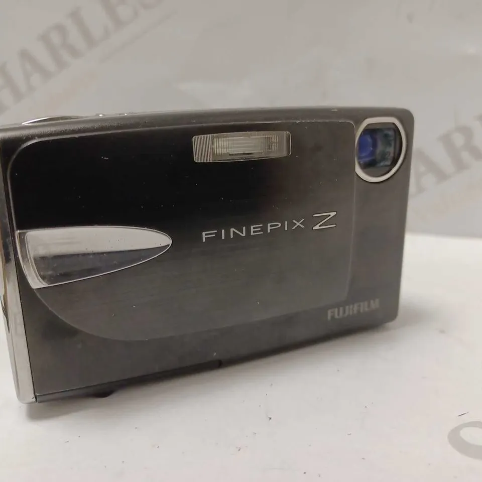 FUJIFILM FINEPIX Z CAMERA