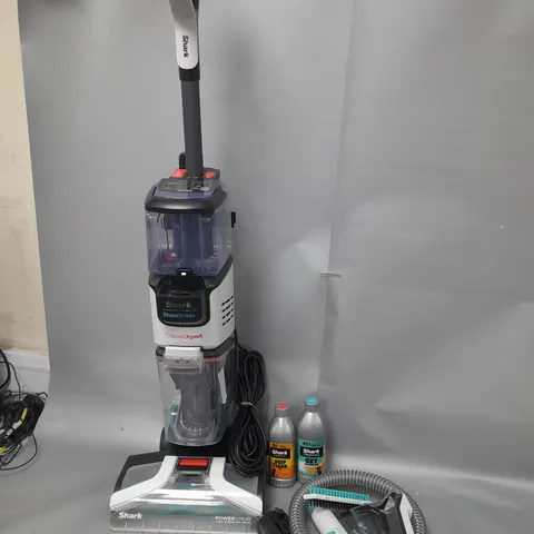 SHARK CARPET XPERT DEEP CARPET CLEANER & BUILT IN STAIN STRIKER EX200UK - COLLECTION ONLY