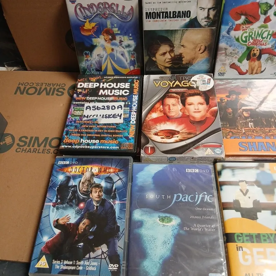 APPROXIMATELY 24 ASSORTED DVD & BLU-RAY AND BOX SETS