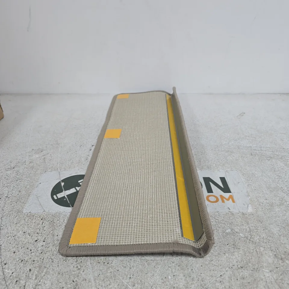 SET OF APPROX. 10 STAIR MATS