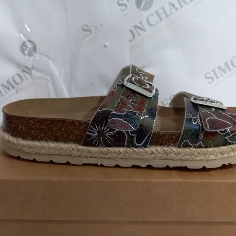 BONOVA FLORAL ESPADRILLE FOOTBED SANDAL - SIZE 7