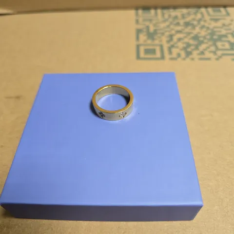 INDIGO LUNE WHITE/BLUE STONE RING – BLUE DISPLAY BOX