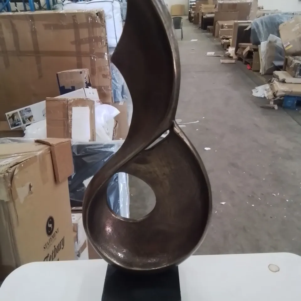 BOXED KLAHN SPARTAN HANDCRAFTED DECOR