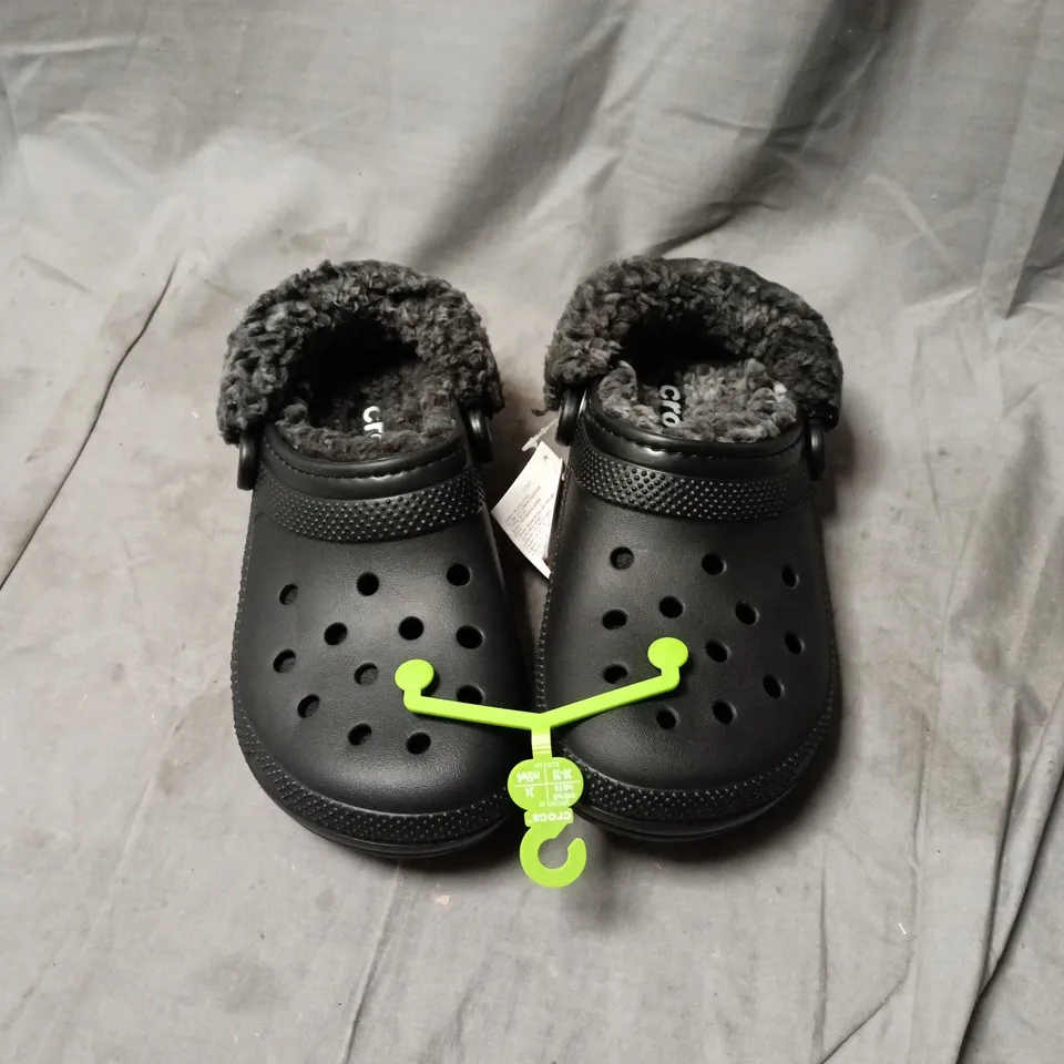 CROCS BLACK FAUX-FUR LINED CLOGS WITH TAG SIZE M5 W6 UNBOXED
