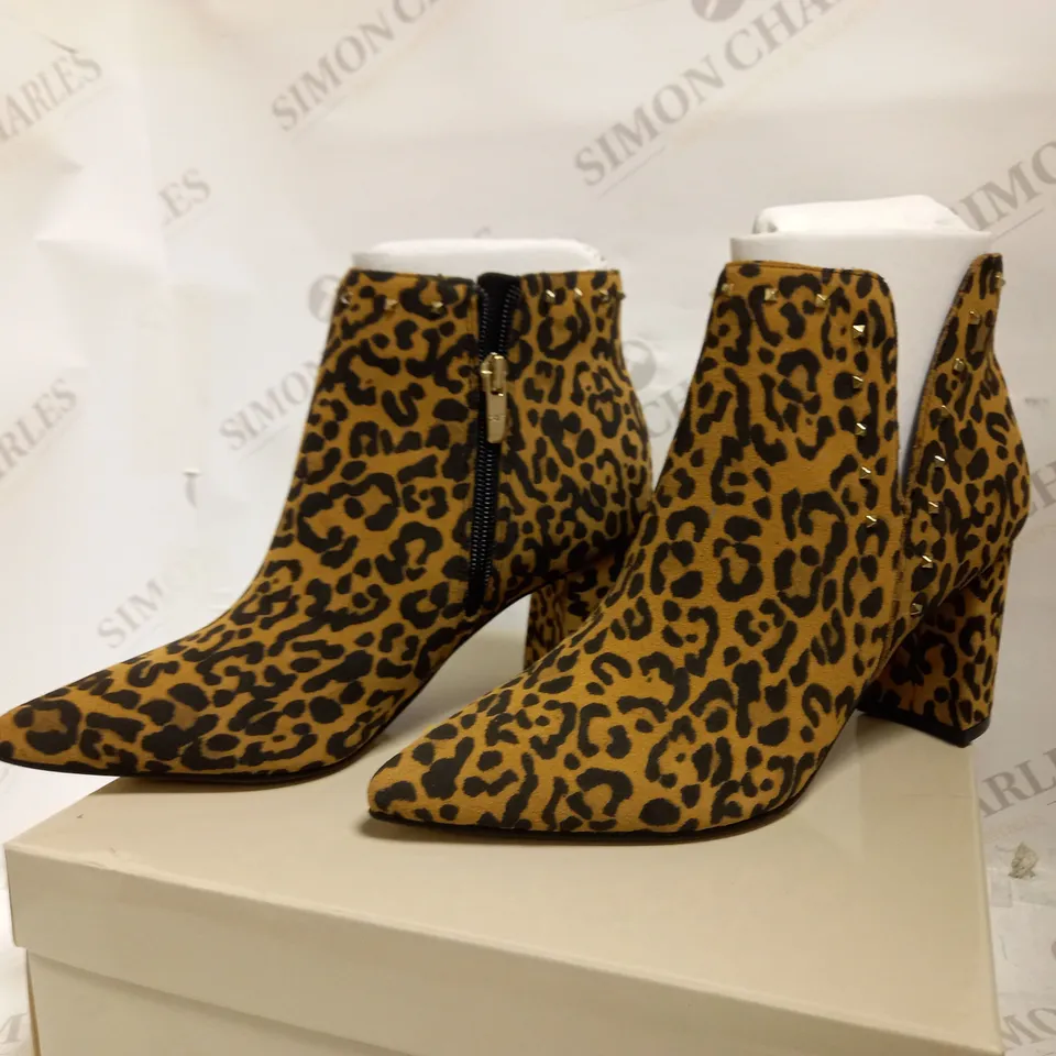 BRAND NEW MARC FISHER CLIENT JAGUAR ANKLE BOOTS SIZE 5.5
