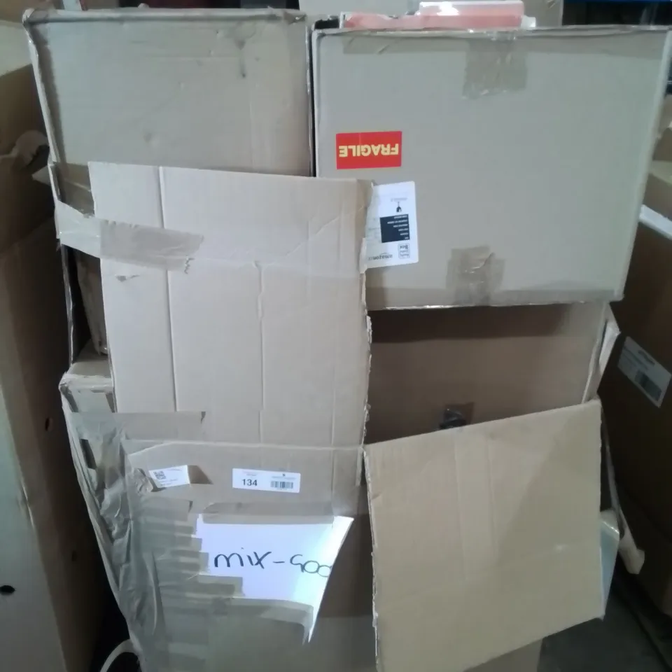 PALLET CONTAINING VARIOUS ASSORTED ITEMS TO INCLUDE: