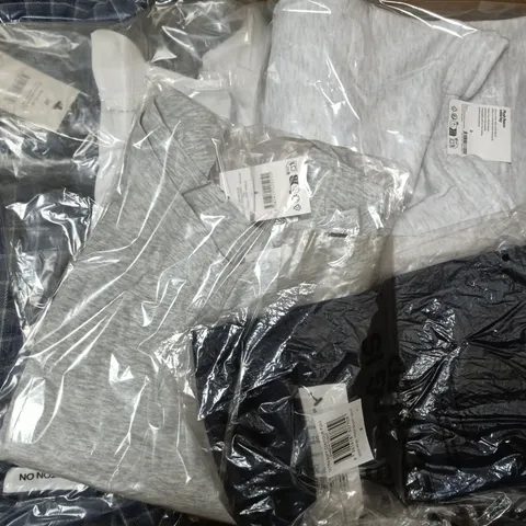 APPROXIMATELY 20 ASSORTED CLOTHING ITEMS IN VARIOUS SIZES, COLOURS & STYLES TO INCLUDE BELLA OFF SHOULDER V-NECK, RICHMOND LONG SLEEVE SHIRT, LUXE CREW NECK SWEATER, ETC