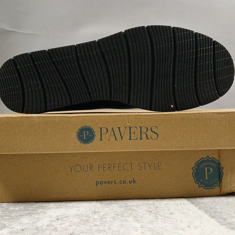 BOXED PAIR OF PAVERS SLIP-ON SHOES IN GLOSSY BLACK SIZE UK 7