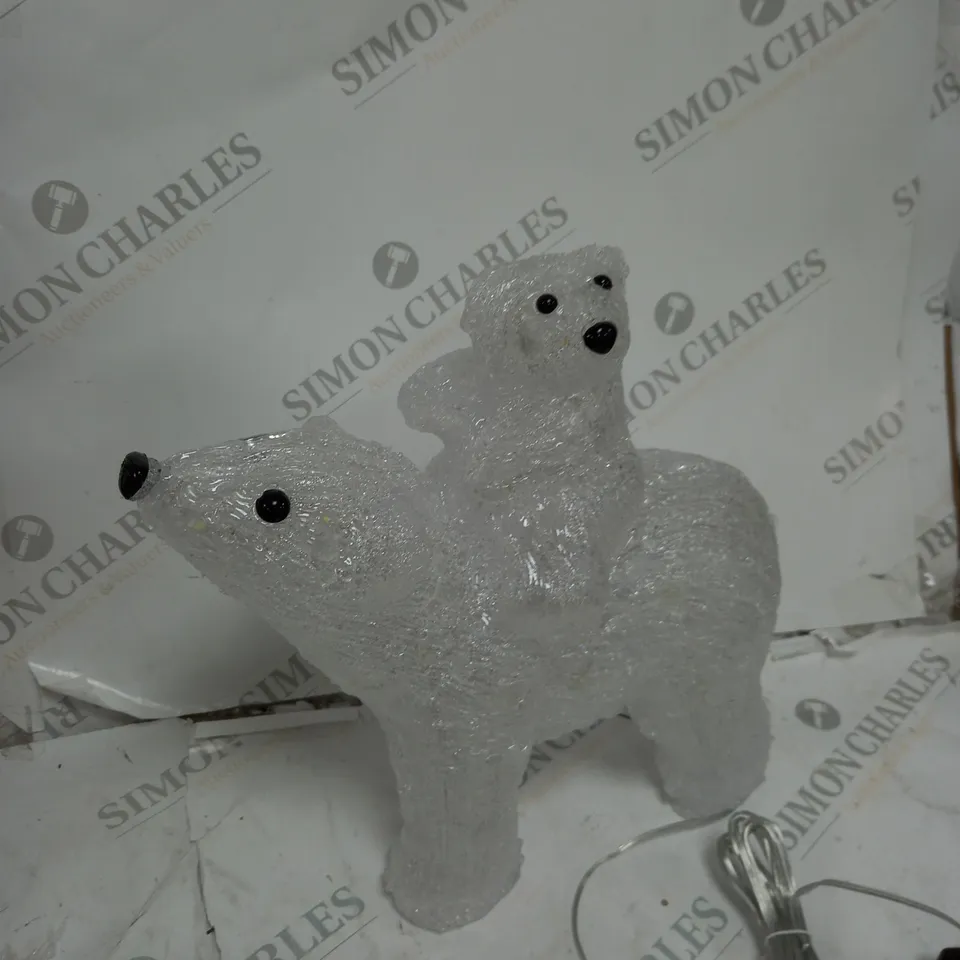 ACRYLIC MUMMY AND BABY POLAR BEAR OUTDOOR RRP £35.99