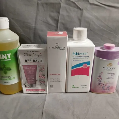 APPROXIMATELY 15 ASSORTED HEALTH & BEAUTY PRODUCTS TO INCLUDE HIBIWASH, YARDLEY AND BFF BALM