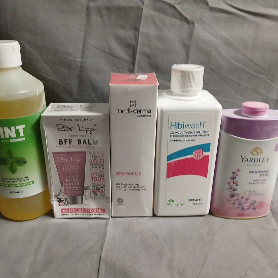 APPROXIMATELY 15 ASSORTED HEALTH & BEAUTY PRODUCTS TO INCLUDE HIBIWASH, YARDLEY AND BFF BALM