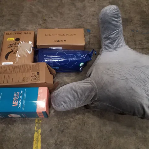 PALLET CONTAINING ASSORTED PILLOWS & CUSHIONS