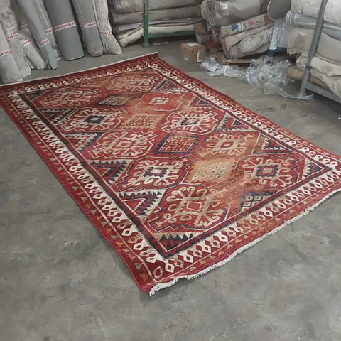 QUALITY DESIGNER PATTERNED RUG - APPROXIMATELY 310 x 202cm