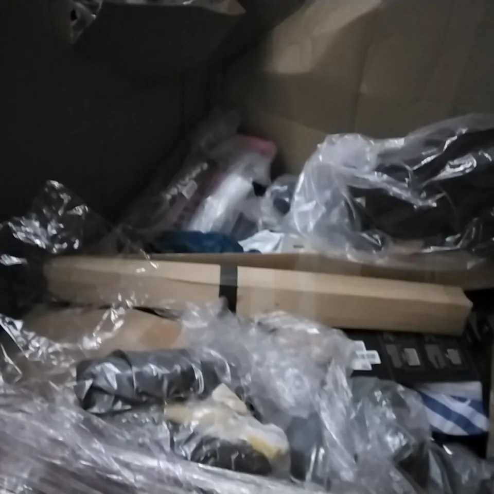 PALLET OF ASSORTED ITEMS INCLUDING SULMANS STAND FAN, FOLDING CHAIR, JUMBO 4 IN A ROW, VINTEZ PRIVACY SCREEN, BLUE LIGHT SCREEN PROTECTOR, MY UNITED KINGDOM