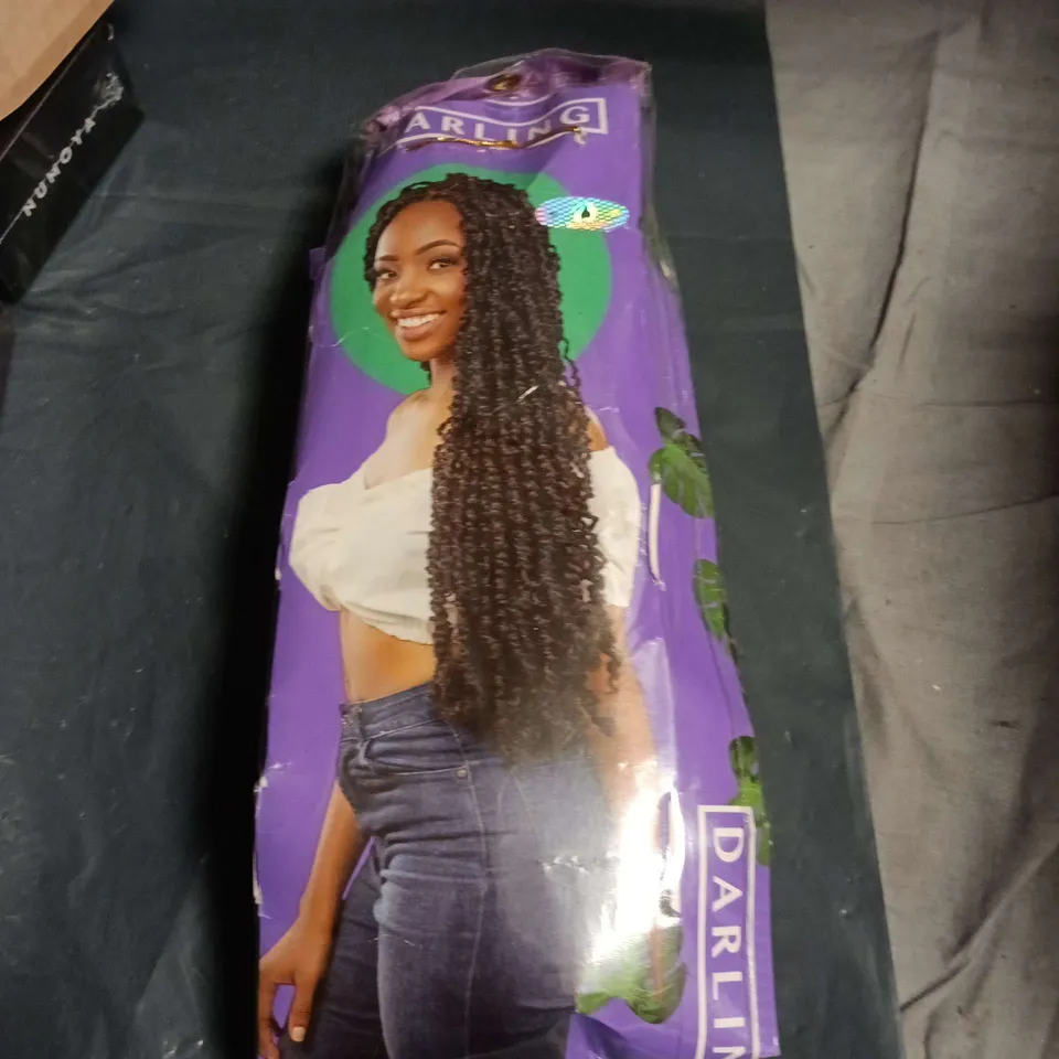 APPROXIMATELY 10 ASSORTED HEALTH AND BEAUTY ITEMS INCLUDING NUMOYA GOBRUSH PRO AND DARLING HAIR EXTENSIONS 