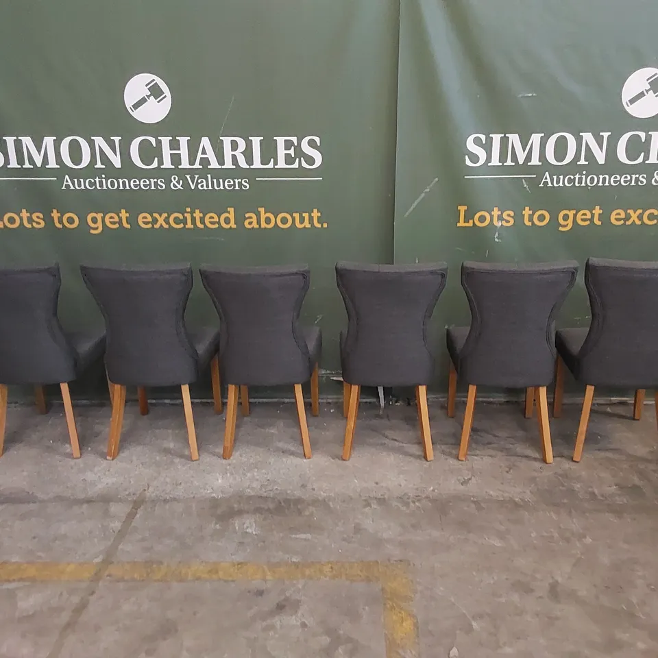 SET OF 6 BEWLEY SLATE FABRIC BUTTON BACK DINING CHAIRS WITH OAK LEGS 