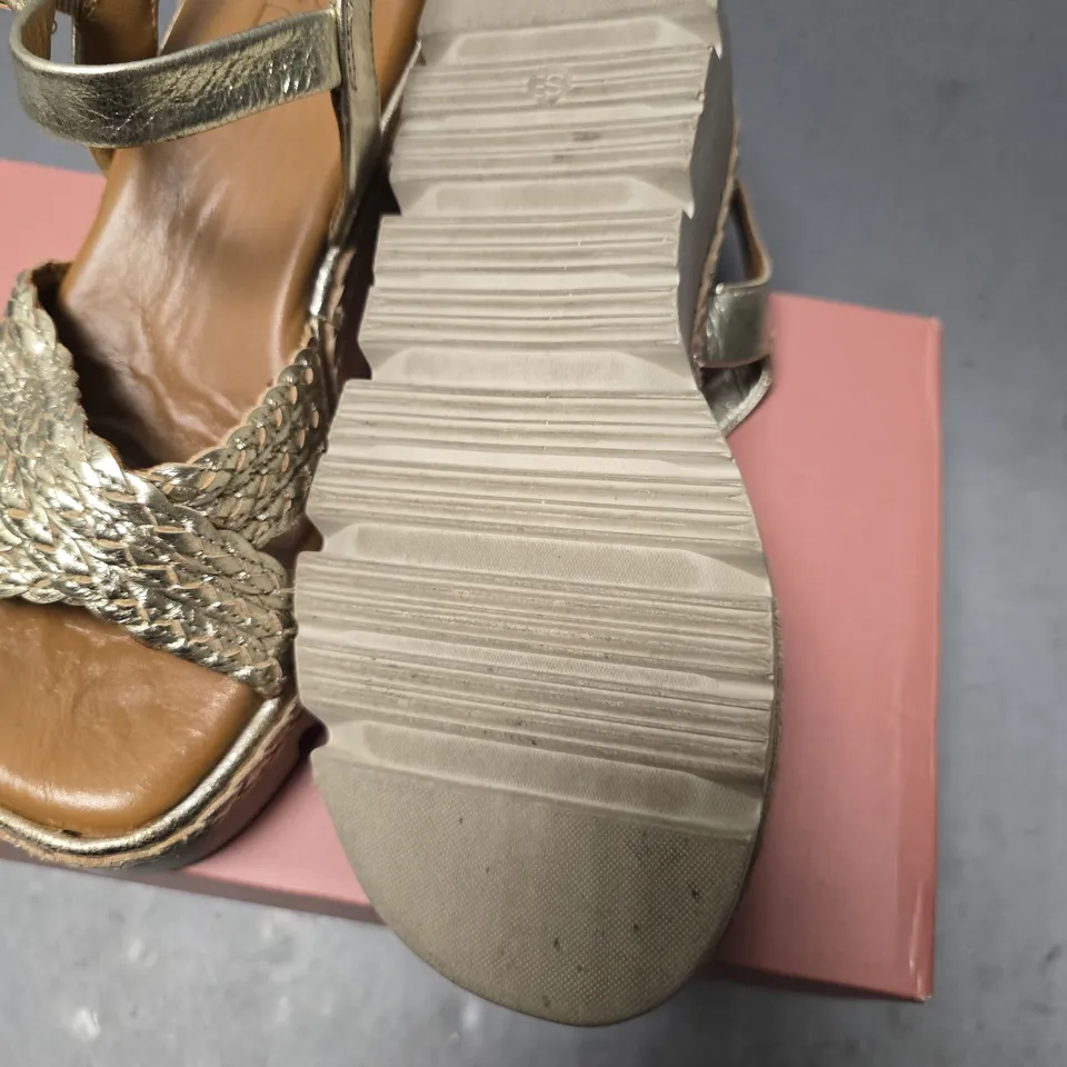 BOXED MODA IN PELLE KEROYA SIZE 36