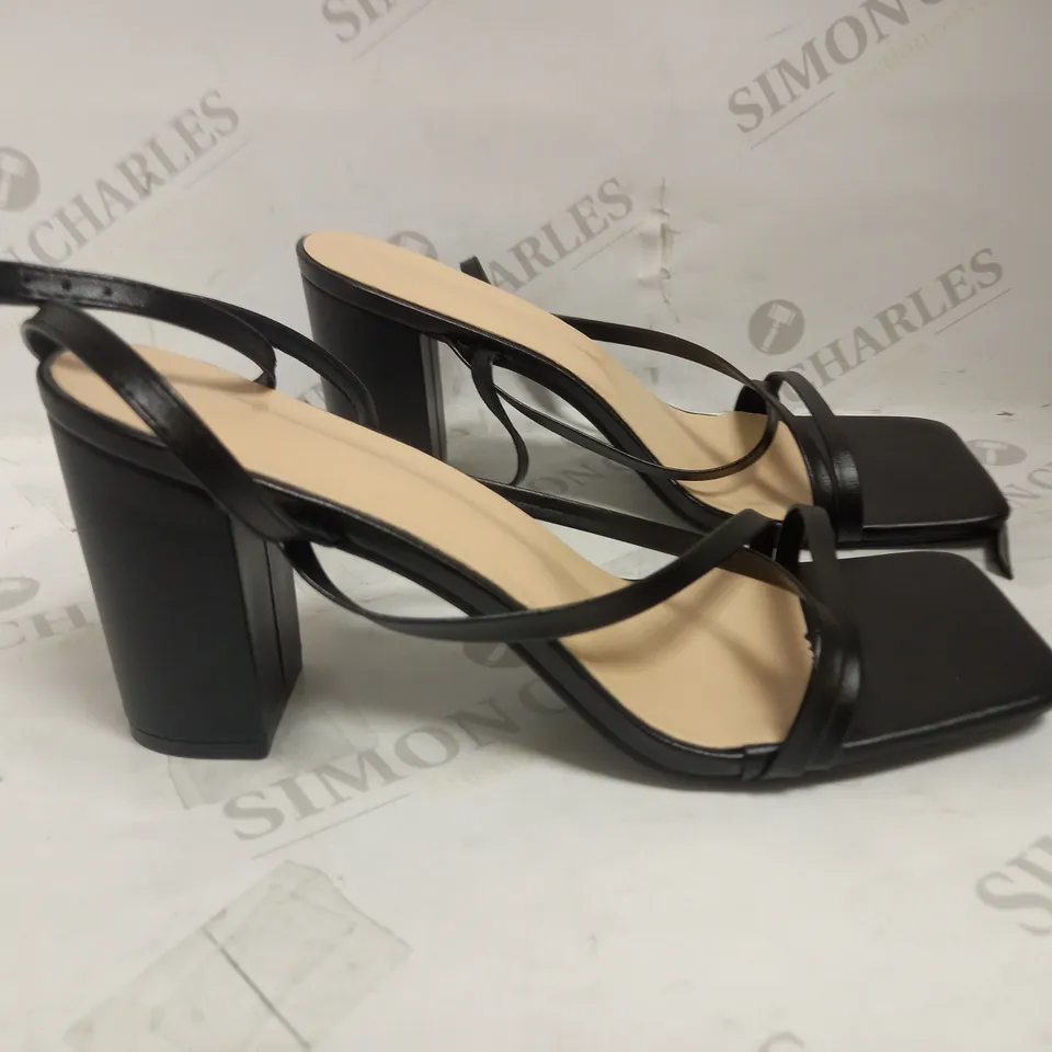 BLOCK HEEL SQUARE TOE STRAPPY SANDALS BLACK EU 42