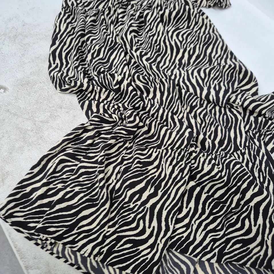 FRENCH CONNECTION ZEBRA PRINT DRESS – UK 16 (EU 44, US 12)