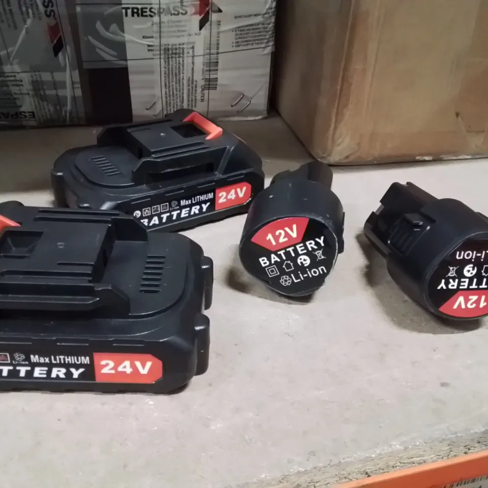 SELECTION OF RECHARGEABLE TOOL BATTERIES 