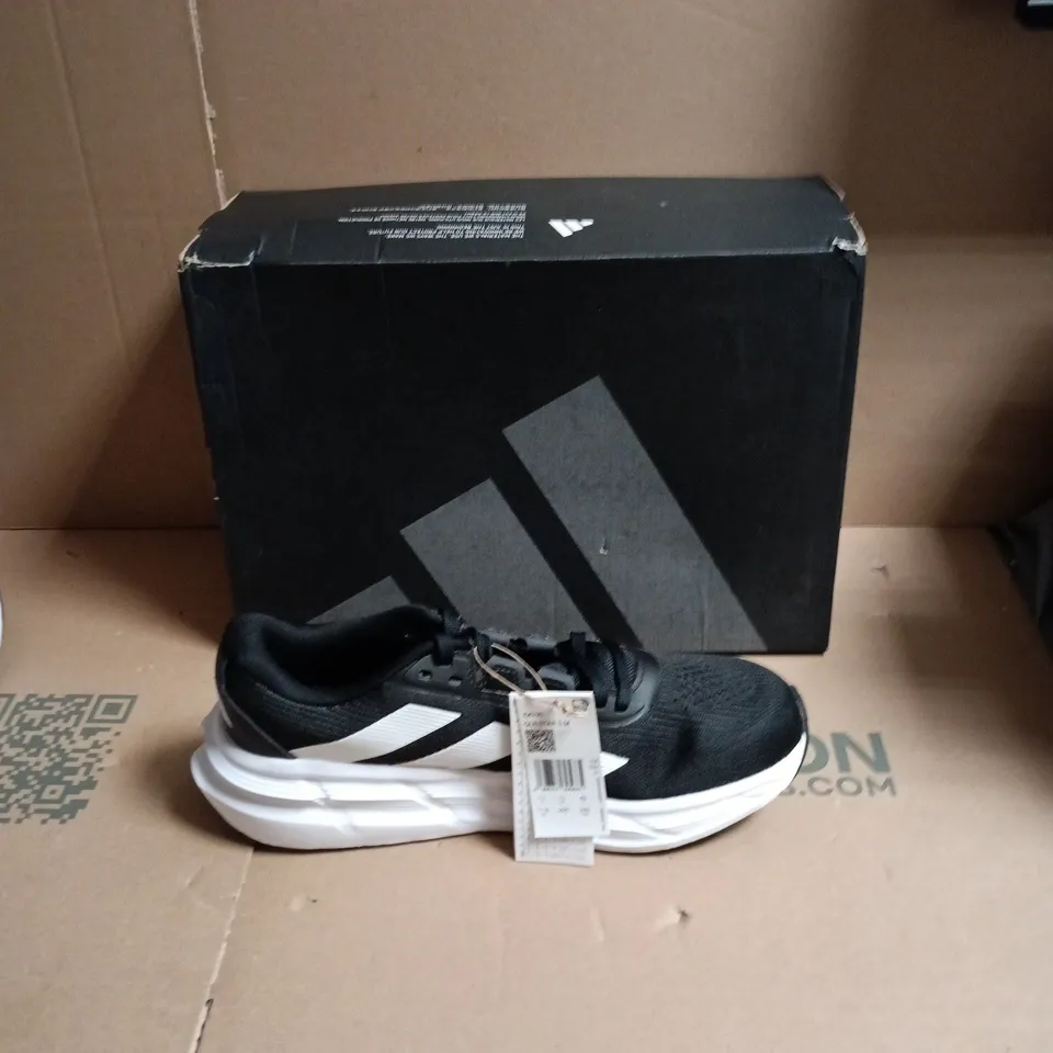 BOXED ADIDAS RUNNING QUESTAR TRAINERS IN BLACK  - UK SIZE 11