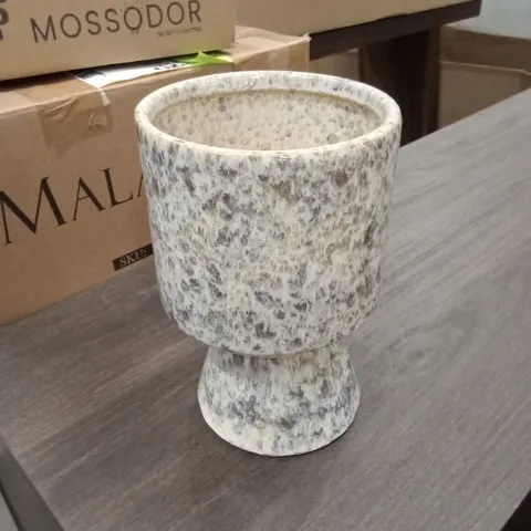 BOXED SHAI SPECKLED SMALL STONEWARE PLANTER