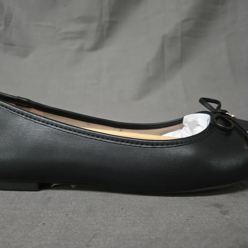 BOXED PAIR OF DUNE LONDON 028 HARPING SLIP-ON BALLERINA SHOES IN BLACK W. BOW DETAIL SIZE 6