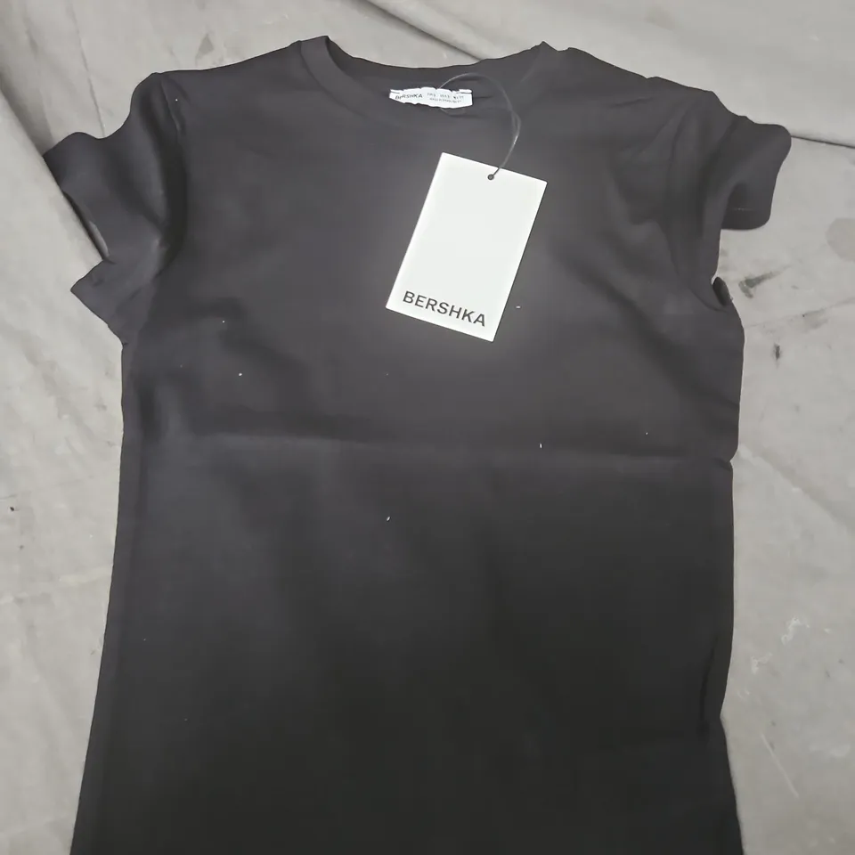 BERSHKA BLACK T-SHIRT – SIZE S 
