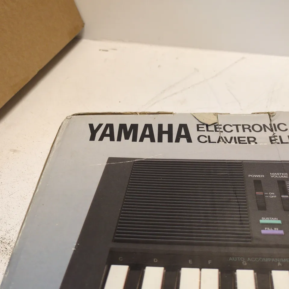 YAMAHA PORTASOUND PSS-270 ELECTRONIC KEYBOARD – BOXED
