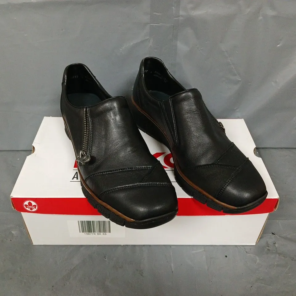RIEKER SIDE ZIP SHOE- BLACK SIZE 39