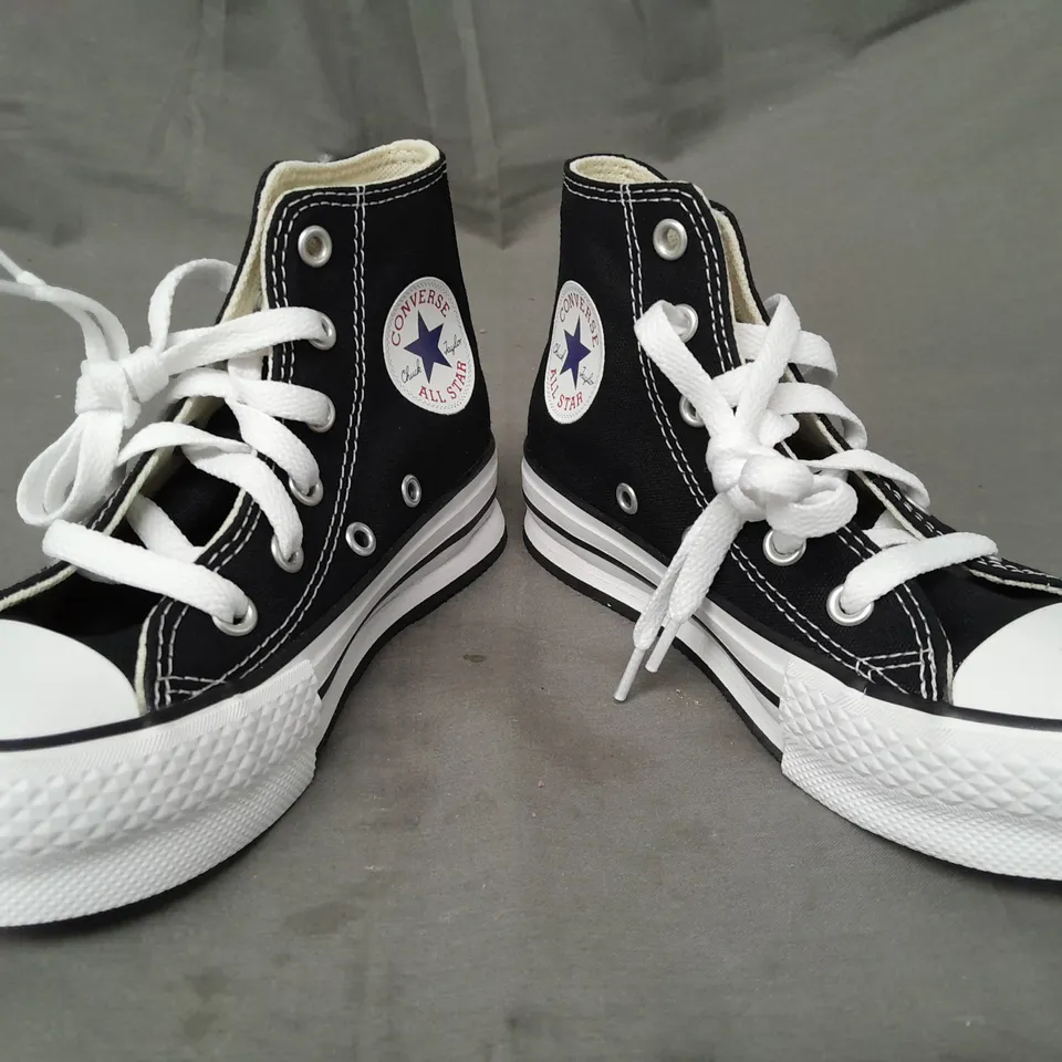 BOXED PAIR OF CONVERSE ALL STAR KID'S SHOES IN BLACK/WHITE UK SIZE 11.5