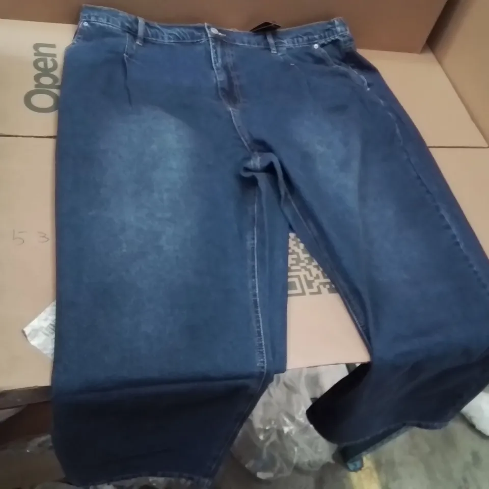 BOXED BRAND NEW APPROXIMATELY 15 SIMPLY BE PLEAT DETAIL JEANS MID BLUE SIZE 24R