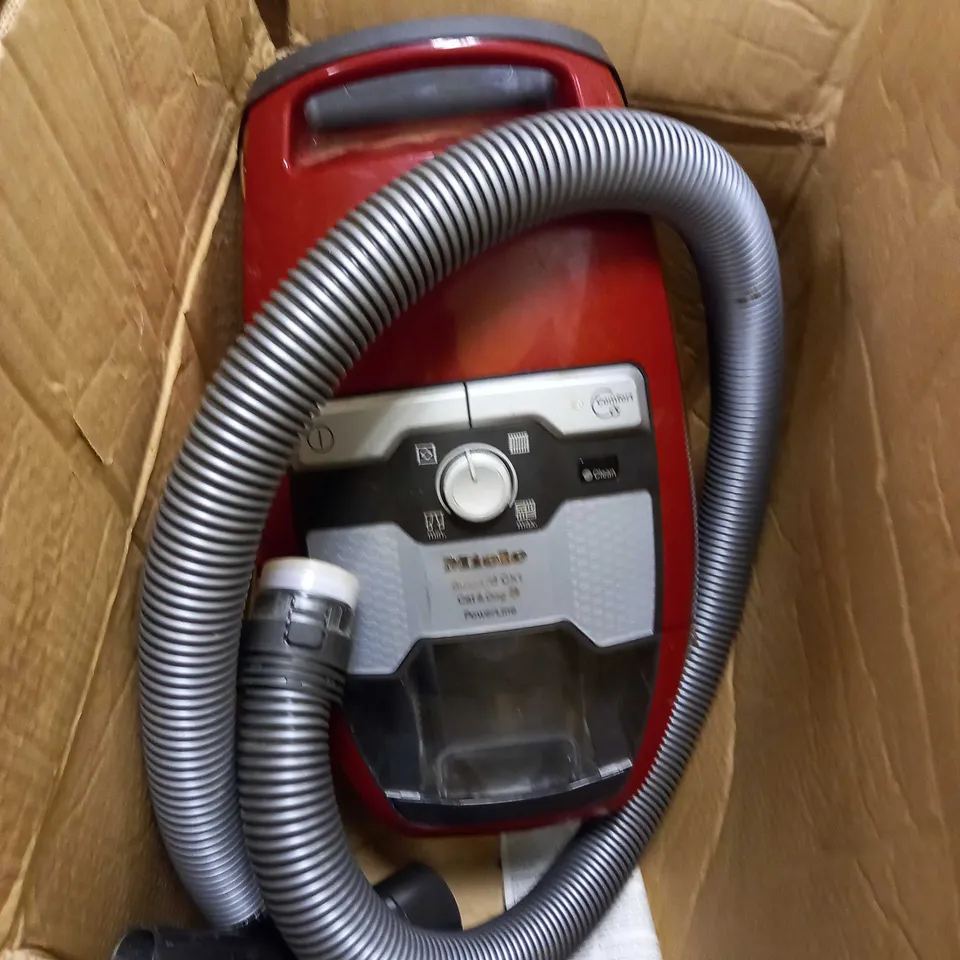 MIELE BLIZZARD CX1 POWER LINE CAT AND DOG VACUUM CLEANER