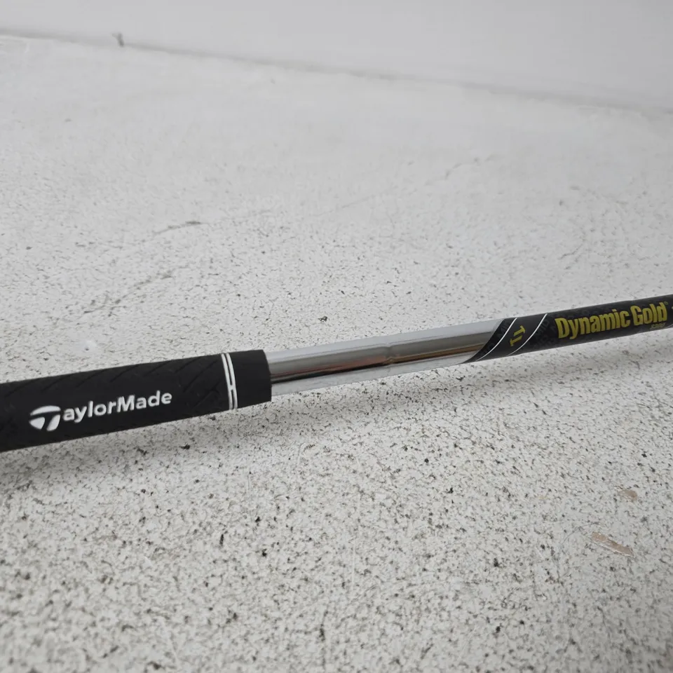 TAYLORMADE DYNAMIC GOLD SHAFT GOLF CLUB: IRON HEAD MARKED R770