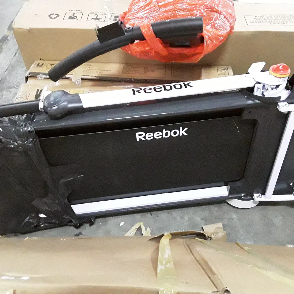REEBOK I-RUN 3 FOLDING TREADMILL - BLACK/WHITE