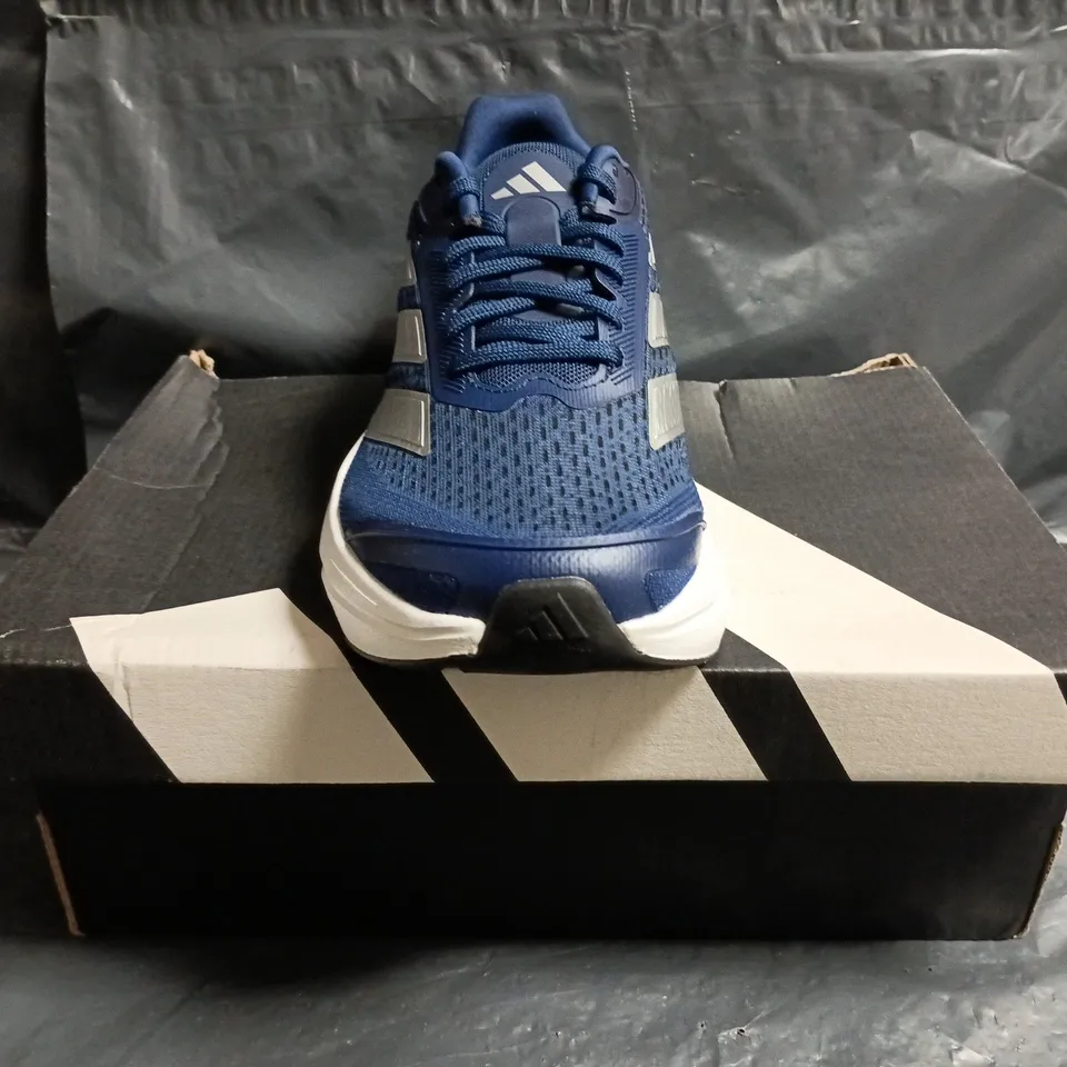 BOXED PAIR OF ADIDAS DURAMO SL2 TRAINERS IN BLUE/SILVER SIZE UK 7