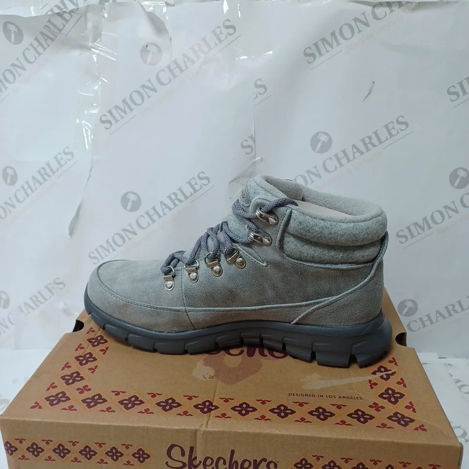 BOXED SKECHERS SYNERGY WARM TECH BOOTS, GREY - SIZE 6