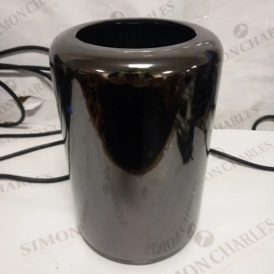 APPLE MAC PRO 6.1 A1481 DESKTOP COMPUTER