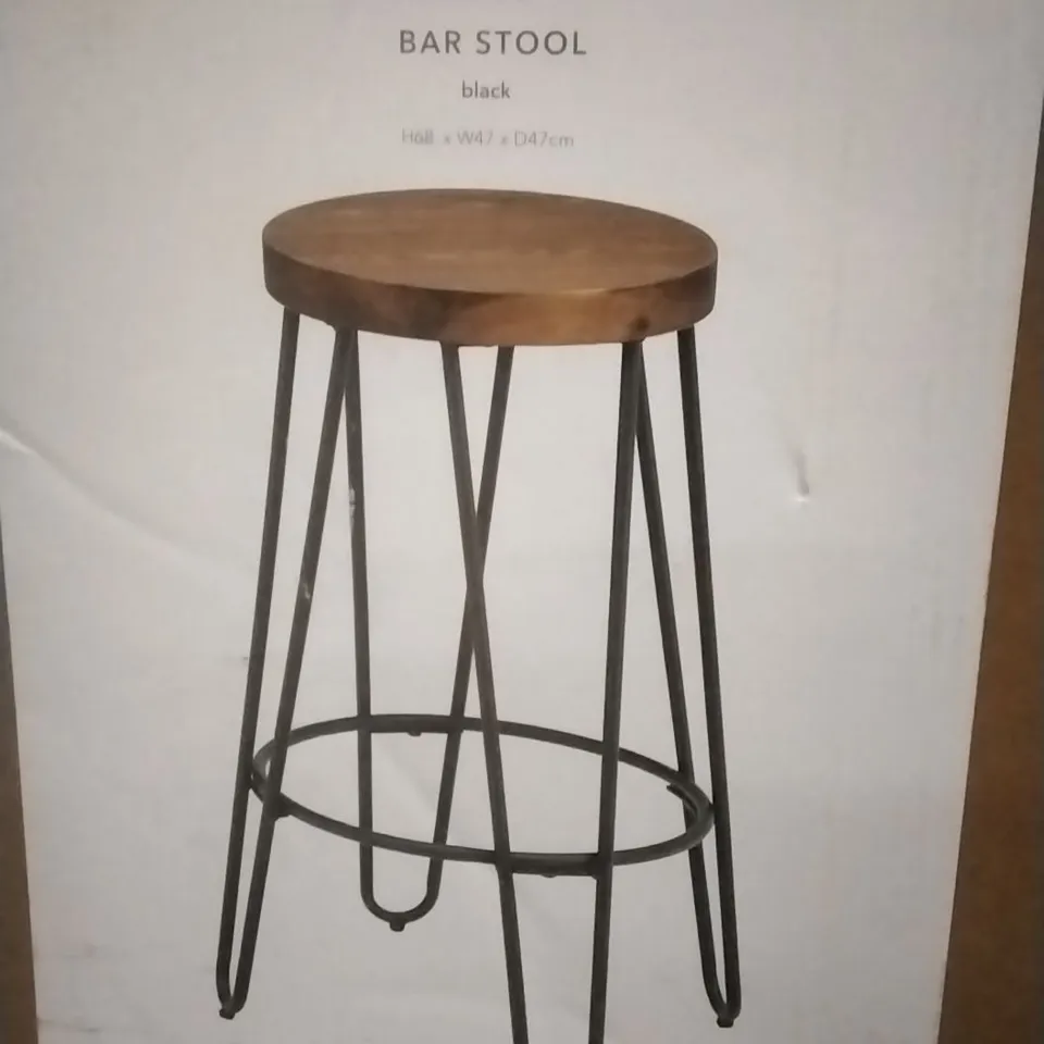 BOXED TORINO BAR STOOL IN BLACK- H68 X W47 X D47 CM