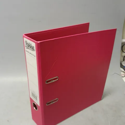 BOX OF APPROXIMATELY 10 PUKKA LEVER ARCH FILE IN PINK