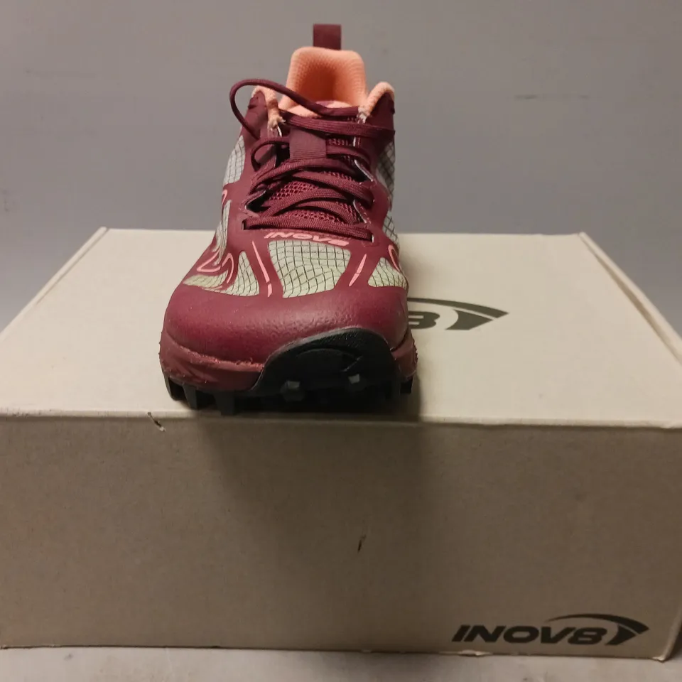 BOXED PAIR OF INOV8 MUDTALON SPEED SHOES IN BURGUNDY/CORAL UK SIZE 5